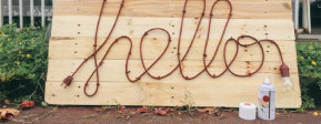DIY Hello Pallet Sign