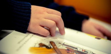 Menumbuhkan Minat Membaca Buku Pada Anak