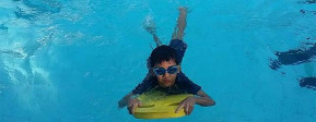 10 Manfaat Belajar Berenang