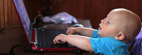 8 Tips Mengalihkan Perhatian Anak dari Gadget