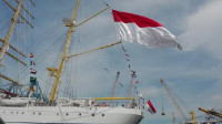 Berkunjung ke Kapal Laut