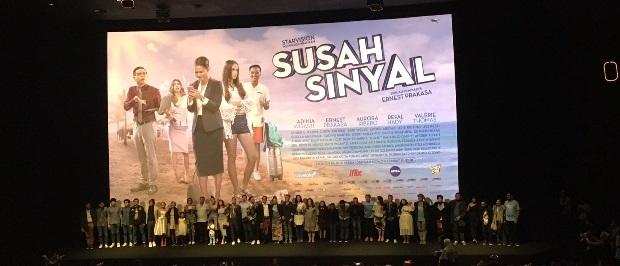 Susah Sinyal: Film Drama Komedi Ernest Prakasa di Akhir Tahun 2017