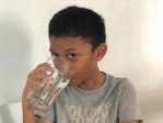 Menjaga Kecukupan Mineral Tubuh Dengan Rajin Minum Air Mineral