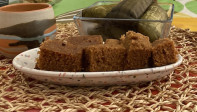 Membuat Kue Apem untuk Teman Minum Teh