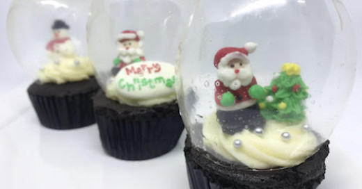 Snow Globe Cupcakes Untuk Menyambut Natal