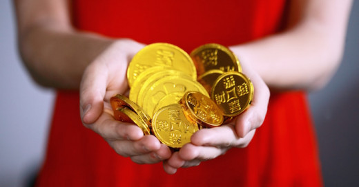 Menabung Emas di Pegadaian atau Bank Syariah, Manakah yang Lebih Baik?